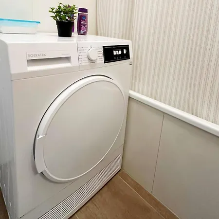 Bright Modern In מולהיים אן דר רור