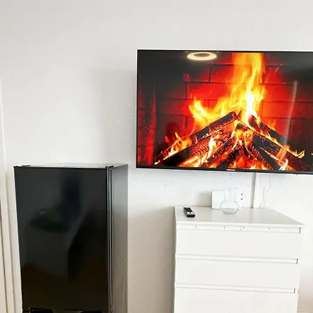 Bright Modern In * מולהיים אן דר רור