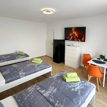 Bright Modern In * מולהיים אן דר רור