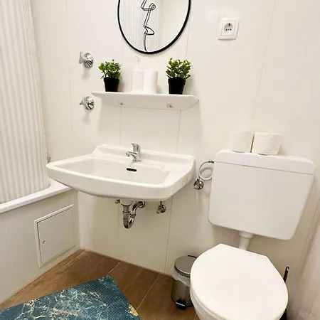 דירה Bright Modern In