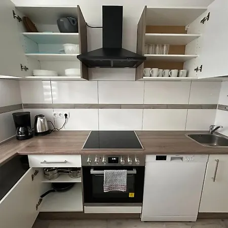 Διαμέρισμα Bright Modern In *